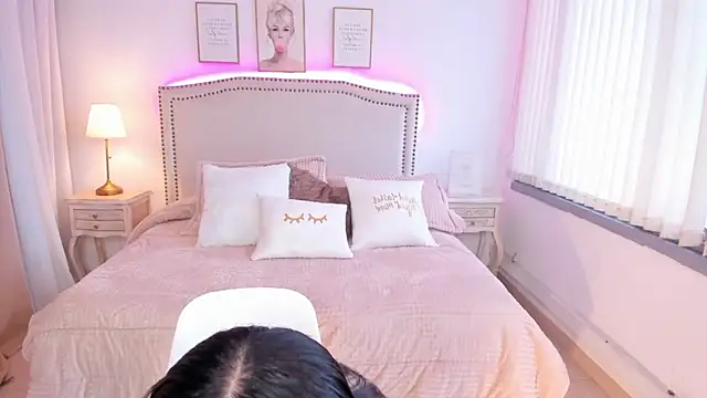 Snapshot of Daphne_chers chatting on 02/16/25, 02:32 Daphne chers online show from 02/16/25, 02:32