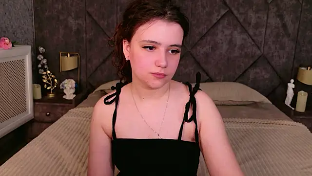 Snapshot of Pauline_Heaven chatting on 05/22/26, 05:36 Pauline Heaven online show from 05/22/26, 05:36
