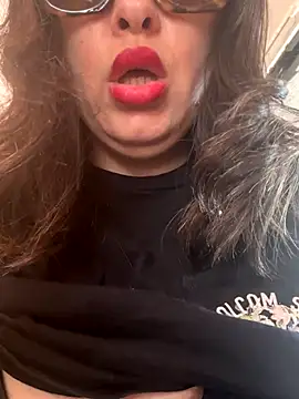 laarti online show from 09/21/25, 10:50