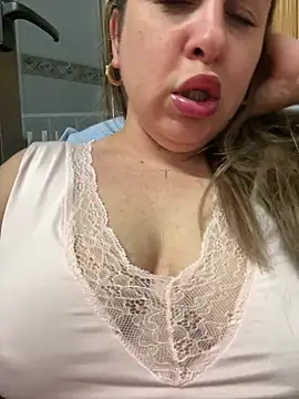 laarti online show from 06/24/26, 01:04