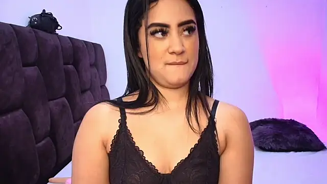 Snapshot of samyrosss6 chatting on 03/19/25, 01:32 samyrosss6 online show from 03/19/25, 01:32