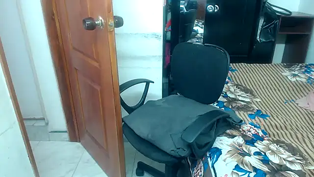 Snapshot of Siblleyx chatting on 02/07/25, 03:52 Siblleyx online show from 02/07/25, 03:52