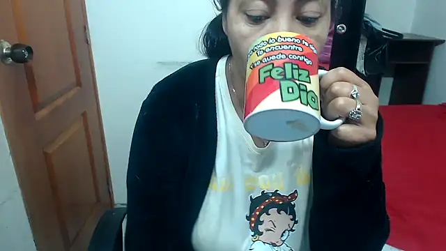 Snapshot of Siblleyx chatting on 02/19/25, 06:43 Siblleyx online show from 02/19/25, 06:43