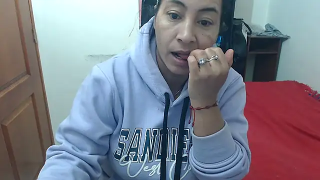 Snapshot of Siblleyx chatting on 03/18/25, 06:04 Siblleyx online show from 03/18/25, 06:04