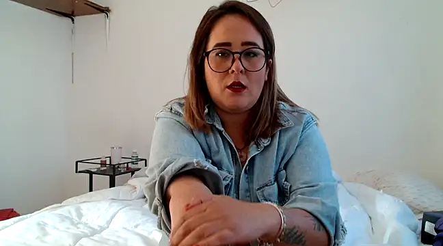 Snapshot of SweetRomina chatting on 02/06/25, 08:56 SweetRomina online show from 02/06/25, 08:56