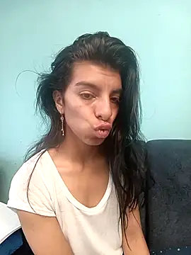 Ariell Kieran online show from 10/21/25, 05:57