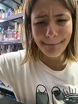 Andrea18 blonde online show from 11/13/25, 03:55