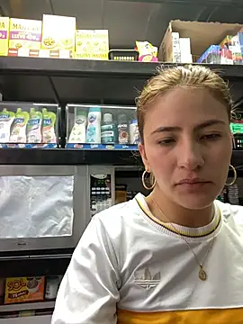 Andrea18 blonde online show from 06/17/26, 03:02