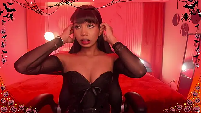 Gigi Strawberry online show from 10/31/25, 06:25