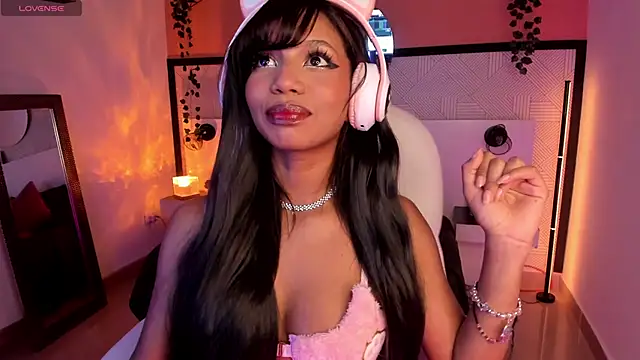 Gigi Strawberry online show from 06/13/26, 06:11