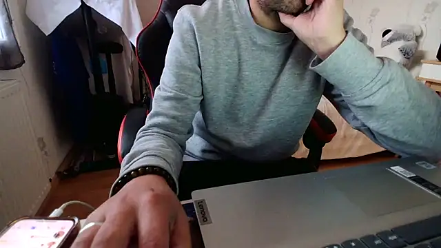 Snapshot of balkis30 chatting on 09/25/25, 11:03 balkis30 online show from 09/25/25, 11:03