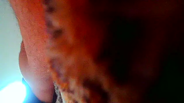 Snapshot of balkis30 chatting on 12/18/25, 08:42 balkis30 online show from 12/18/25, 08:42