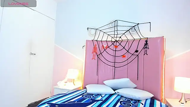 Liiam smith  online show from 10/29/25, 01:13