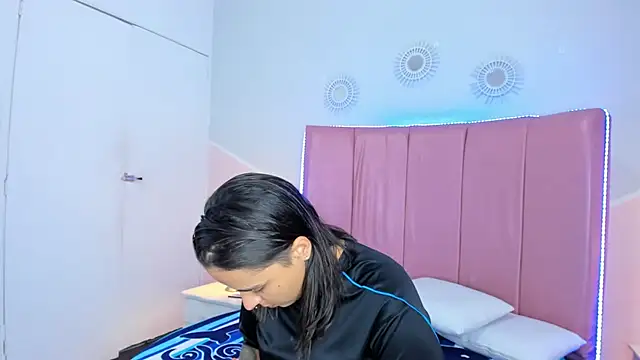 Liiam smith  online show from 12/01/25, 01:27