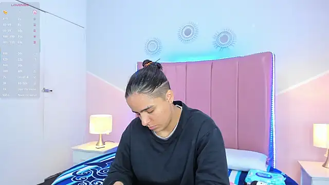 Liiam smith  online show from 12/20/25, 01:07