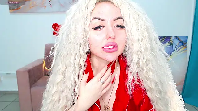 Snapshot of MissisCaty chatting on 02/17/25, 07:42 MissisCaty online show from 02/17/25, 07:42