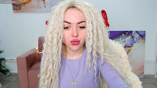 Snapshot of MissisCaty chatting on 02/21/25, 03:45 MissisCaty online show from 02/21/25, 03:45