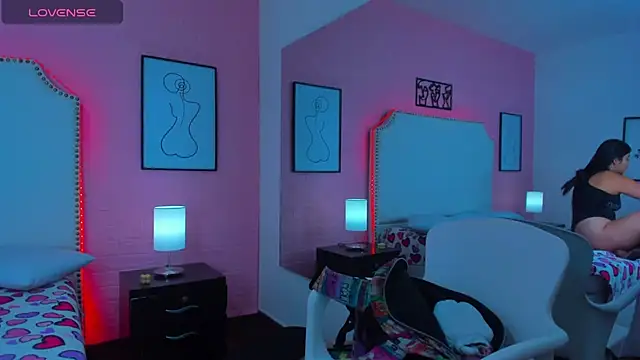  Emma whiitee  online show from 11/10/25, 12:59