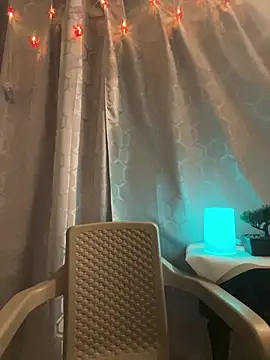 Snapshot of JamesCr_ chatting on 02/14/25, 12:51 JamesCr online show from 02/14/25, 12:51