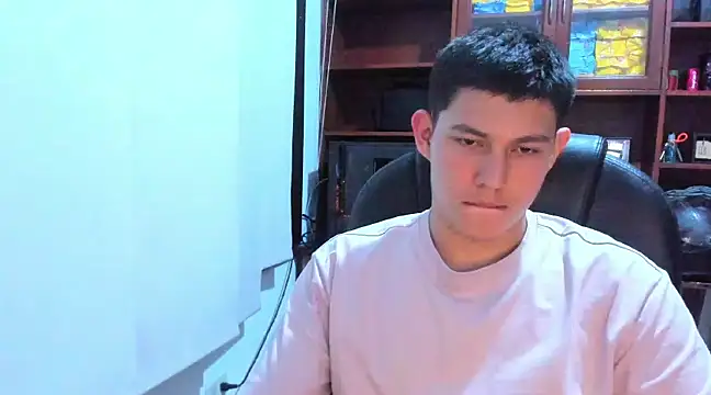 Snapshot of JamesCr_ chatting on 02/27/25, 10:53 JamesCr online show from 02/27/25, 10:53