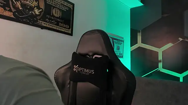 Snapshot of JamesCr_ chatting on 09/10/25, 02:55 JamesCr online show from 09/10/25, 02:55