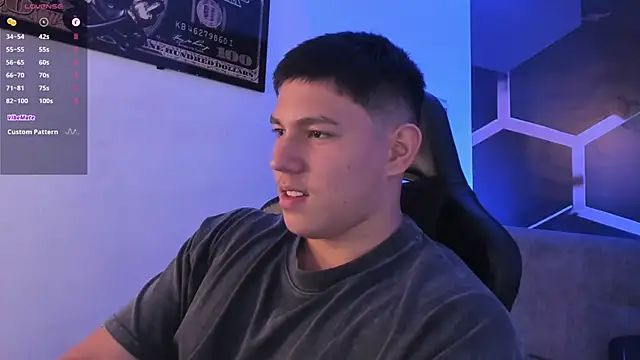 Snapshot of JamesCr_ chatting on 09/12/25, 02:55 JamesCr online show from 09/12/25, 02:55