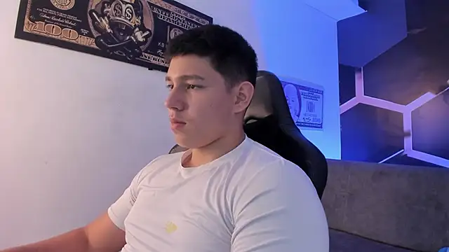 Snapshot of JamesCr_ chatting on 09/24/25, 02:59 JamesCr online show from 09/24/25, 02:59