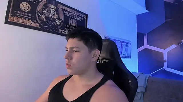 Snapshot of JamesCr_ chatting on 09/25/25, 02:59 JamesCr online show from 09/25/25, 02:59