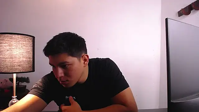 Snapshot of JamesCr_ chatting on 10/03/25, 03:14 JamesCr online show from 10/03/25, 03:14