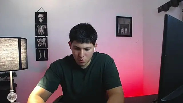 Snapshot of JamesCr_ chatting on 10/22/25, 02:01 JamesCr online show from 10/22/25, 02:01