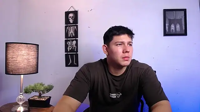 Snapshot of JamesCr_ chatting on 11/09/25, 01:15 JamesCr online show from 11/09/25, 01:15