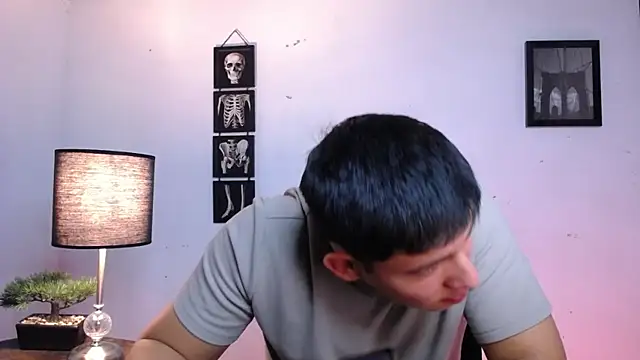 Snapshot of JamesCr_ chatting on 11/10/25, 12:20 JamesCr online show from 11/10/25, 12:20