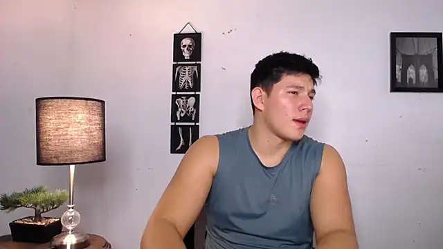 Snapshot of JamesCr_ chatting on 11/20/25, 02:12 JamesCr online show from 11/20/25, 02:12