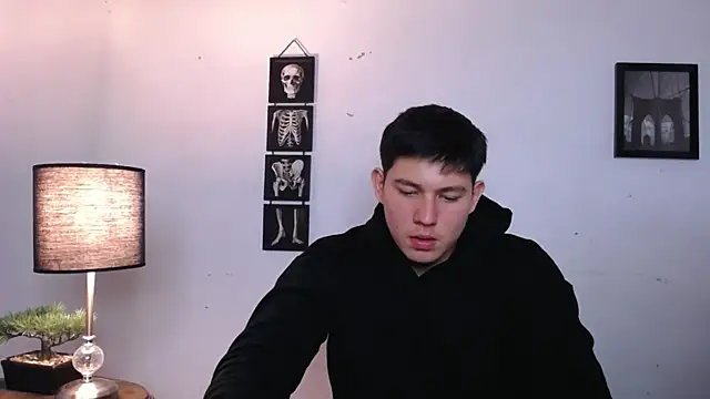 Snapshot of JamesCr_ chatting on 11/22/25, 01:48 JamesCr online show from 11/22/25, 01:48