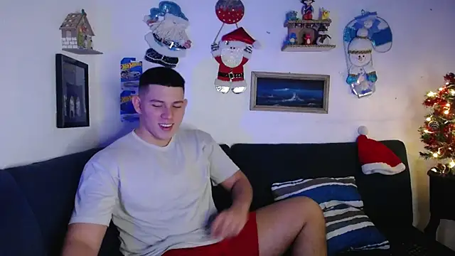 Snapshot of JamesCr_ chatting on 11/28/25, 02:03 JamesCr online show from 11/28/25, 02:03