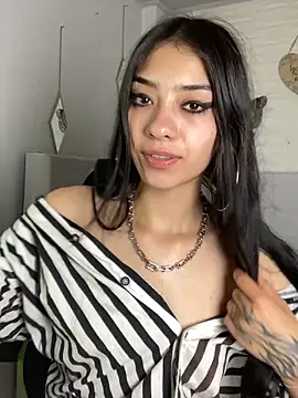 Snapshot of TayylorSexx chatting on 03/11/25, 04:54 TayylorSexx online show from 03/11/25, 04:54