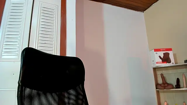 Violetta 0 online show from 11/05/25, 01:33