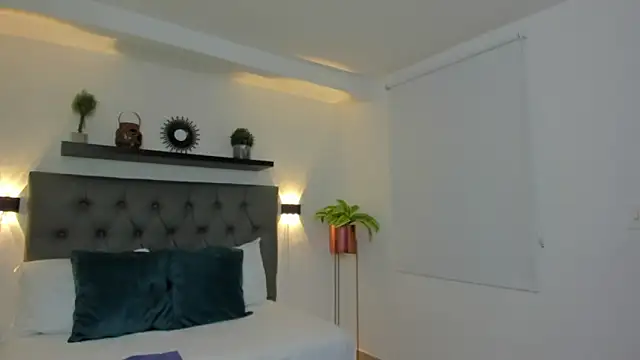 tiffanny doll  online show from 06/11/26, 12:36