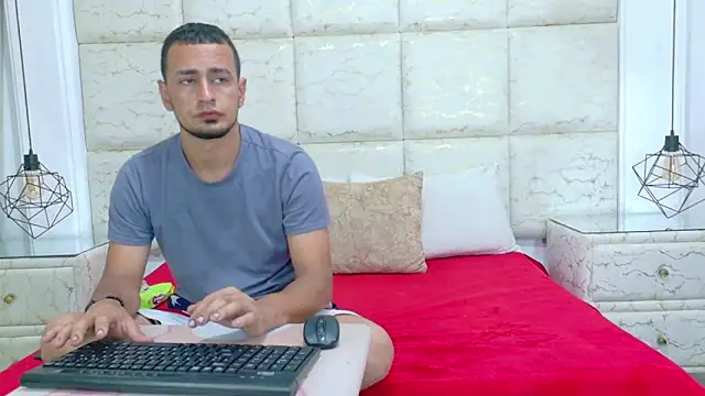 Snapshot of ThaliaANDNicholas chatting on 03/04/25, 07:54 ThaliaANDNicholas online show from 03/04/25, 07:54