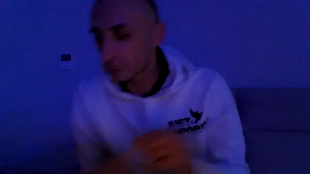 Snapshot of ANGELSANTAMARIA- chatting on 11/19/25, 03:34 ANGELSANTAMARIA- online show from 11/19/25, 03:34