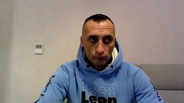 Snapshot of ANGELSANTAMARIA- chatting on 11/22/25, 08:19 ANGELSANTAMARIA- online show from 11/22/25, 08:19