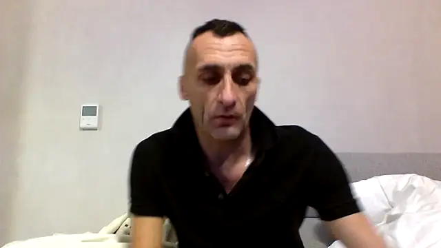 Snapshot of ANGELSANTAMARIA- chatting on 11/30/25, 12:03 ANGELSANTAMARIA- online show from 11/30/25, 12:03