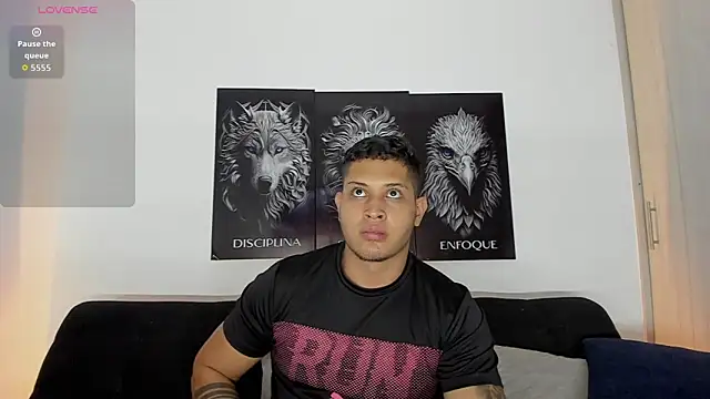 Snapshot of JohanSmith chatting on 10/02/25, 02:07 JohanSmith online show from 10/02/25, 02:07