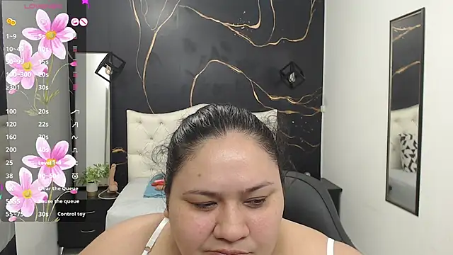 Snapshot of Aaliyah11 chatting on 03/12/25, 02:52 Aaliyah11 online show from 03/12/25, 02:52