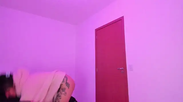 ggor4w33 online show from 10/19/25, 05:19