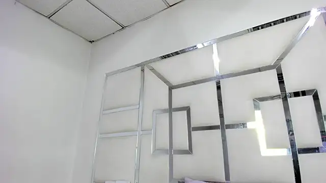 ZoeWan69 online show from 04/29/26, 01:37