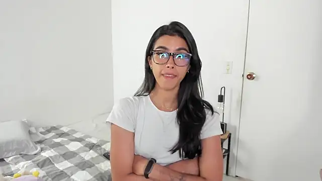 Mazikeen  18 online show from 05/05/26, 12:46