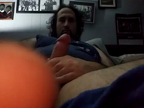 Snapshot of maddy060606 chatting on 10/29/25, 04:48 maddy060606 online show from 10/29/25, 04:48