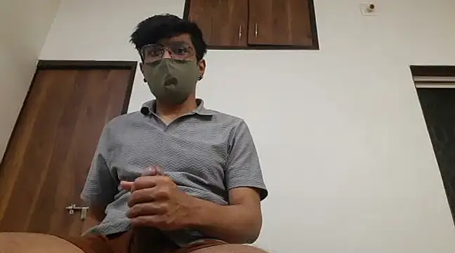 Snapshot of kk77102 chatting on 03/05/25, 06:23 kk77102 online show from 03/05/25, 06:23