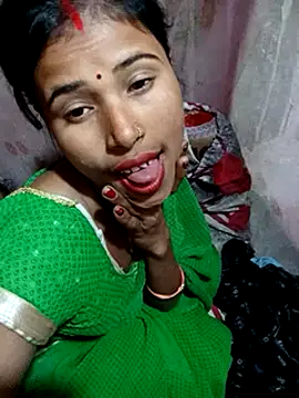 Snapshot of Miss_triha chatting on 02/12/25, 08:18 Miss triha online show from 02/12/25, 08:18